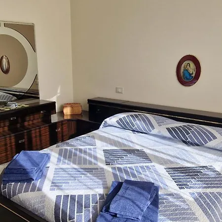 Seasons Apartment *