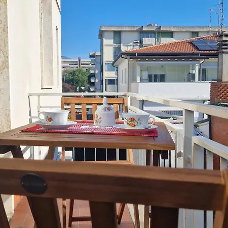Seasons Apartment Viareggio